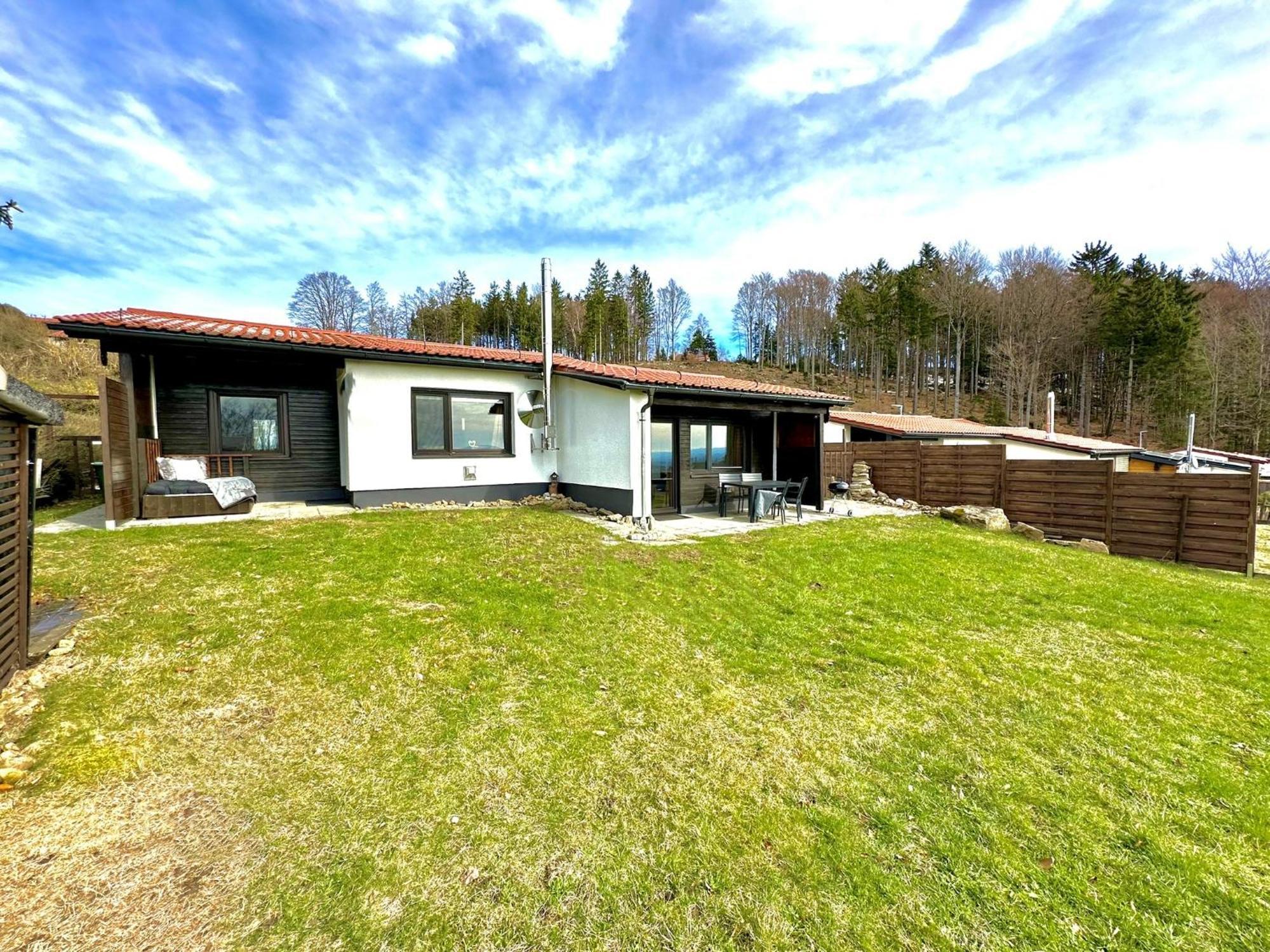 Gemuetliches Alpenblick Berg-bungalow + Grosser Garten + Netflix! *