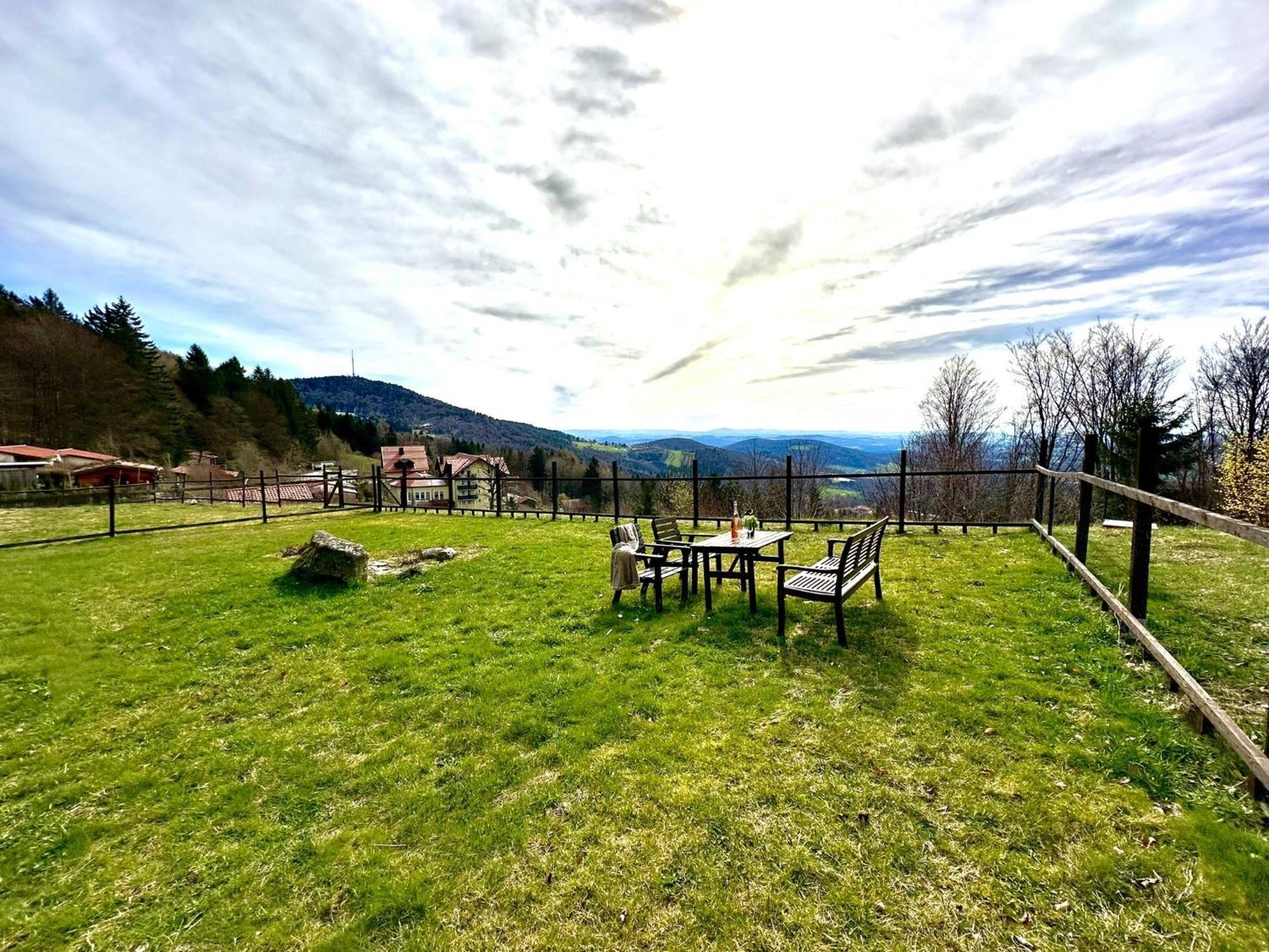 Gemuetliches Alpenblick Berg-bungalow + Grosser Garten + Netflix! *